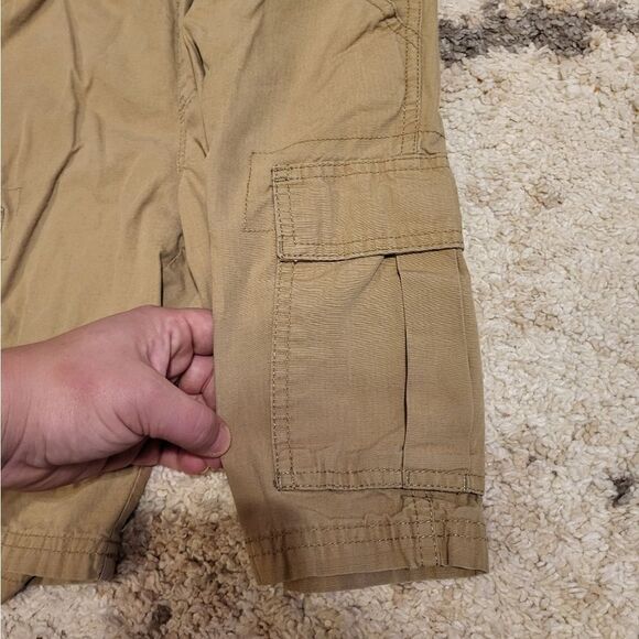 The Children's Place khaki elastic waistband boys cargo shorts - Picture 2 of 8